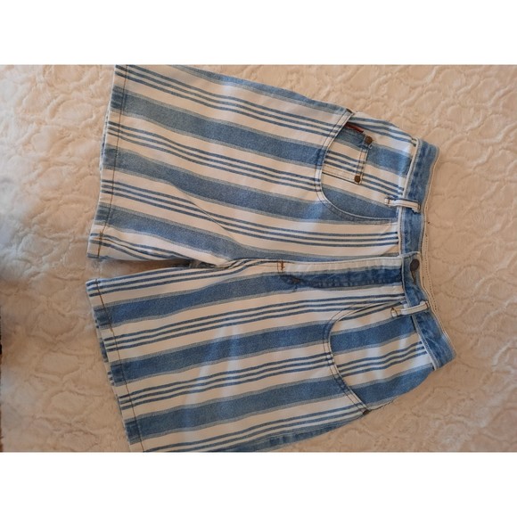 Vintage Made In The Shade Women's Shorts, Blue and White Stripes Size 5 - Picture 1 of 11